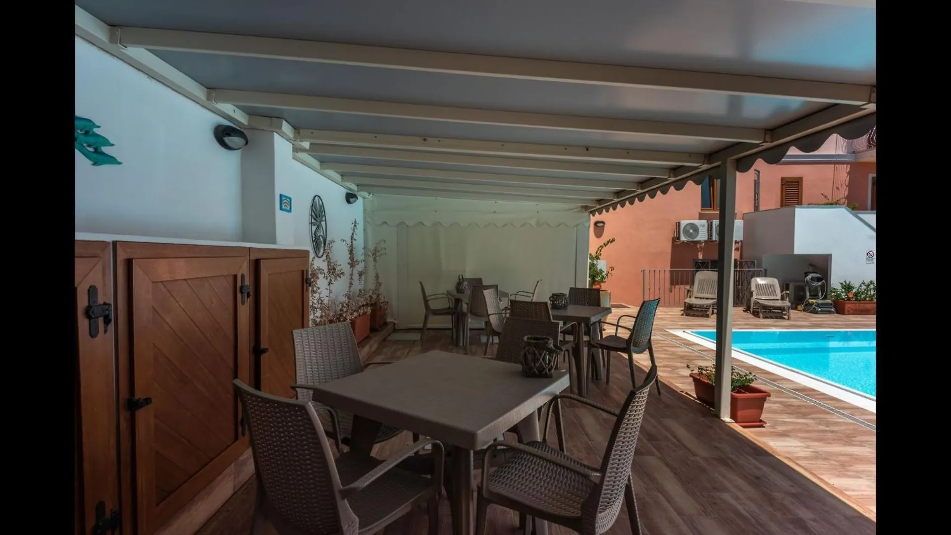 Relaxing Cristal Blu Studio Sleeps 4 Num1493 Santa Teresa Gallura Italy