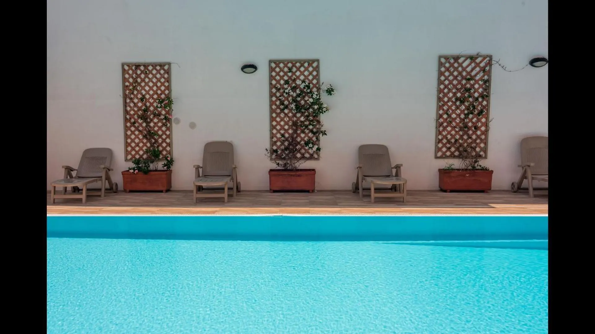 Relaxing Cristal Blu Studio Sleeps 4 Num1493 Santa Teresa Gallura 0*,  Italy