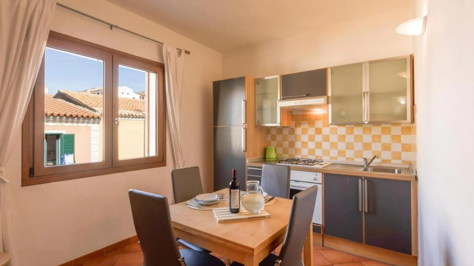 Relaxing Cristal Blu Studio Sleeps 4 Num1493 Santa Teresa Gallura Italy