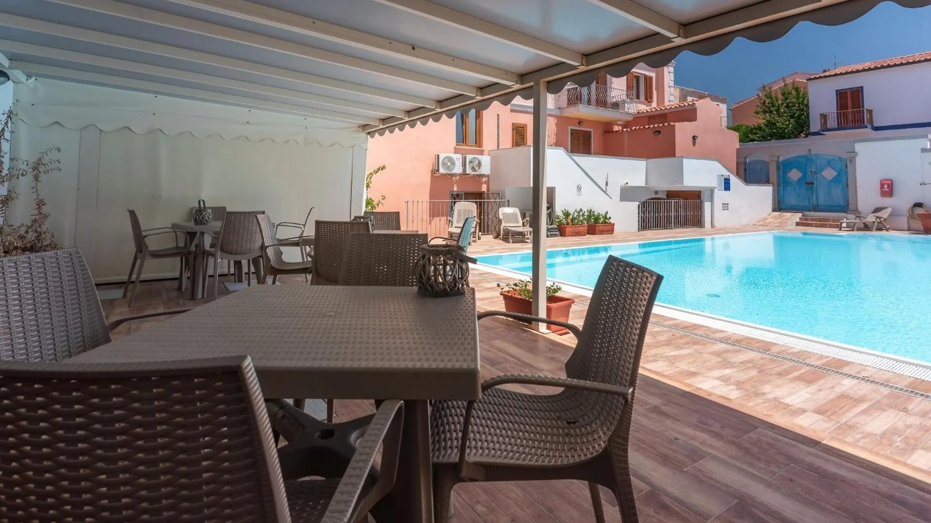Relaxing Cristal Blu Studio Sleeps 4 Num1493 Santa Teresa Gallura
